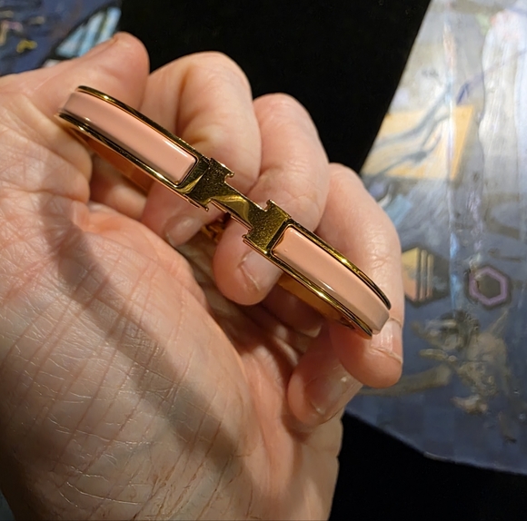 USED.. .Gold and Pink Enamel Hermes Bangle - Picture 2 of 11